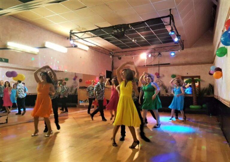 Scuola di salsa Roma come iniziare a ballare Salsa Fantasy Dance School Scuola di salsa Roma come iniziare a ballare Salsa Fantasy Dance School